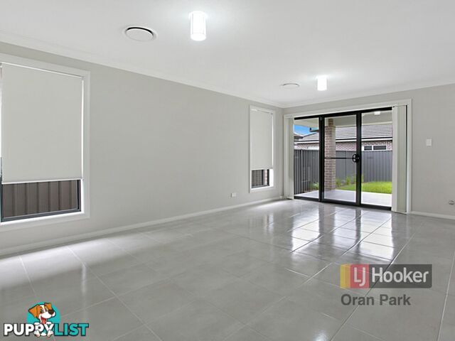 11 Taylor Street ORAN PARK NSW 2570