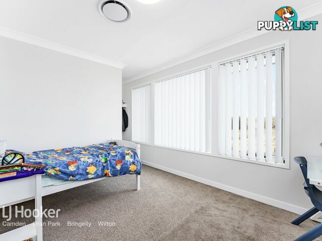 43 Vanderfield Crescent ORAN PARK NSW 2570