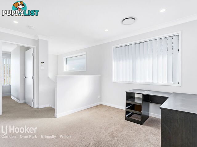 43 Vanderfield Crescent ORAN PARK NSW 2570