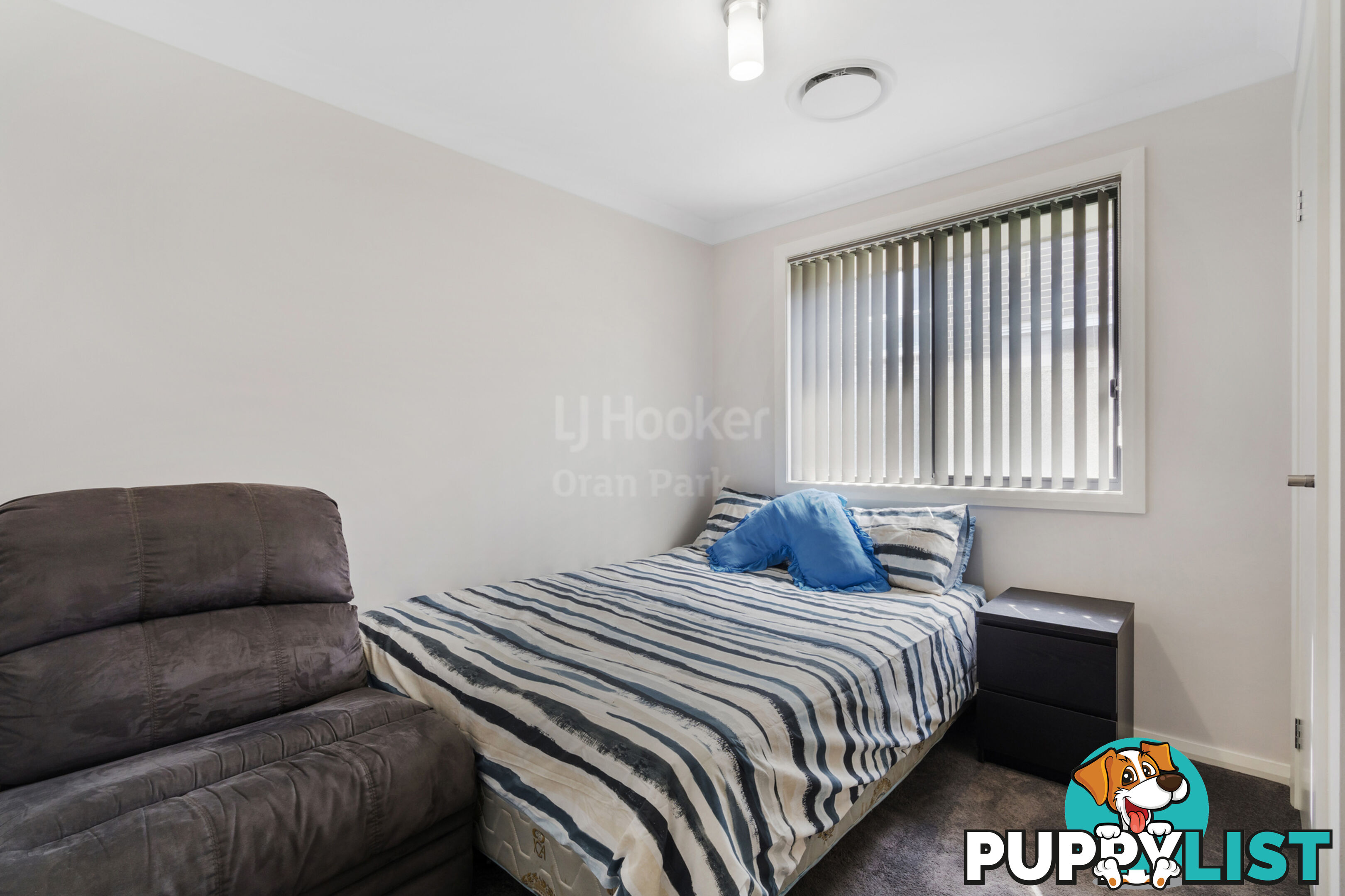 17 Hinton Loop ORAN PARK NSW 2570