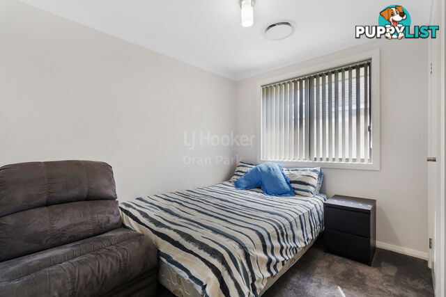 17 Hinton Loop ORAN PARK NSW 2570