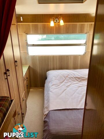 26' Franklin Bunk Van