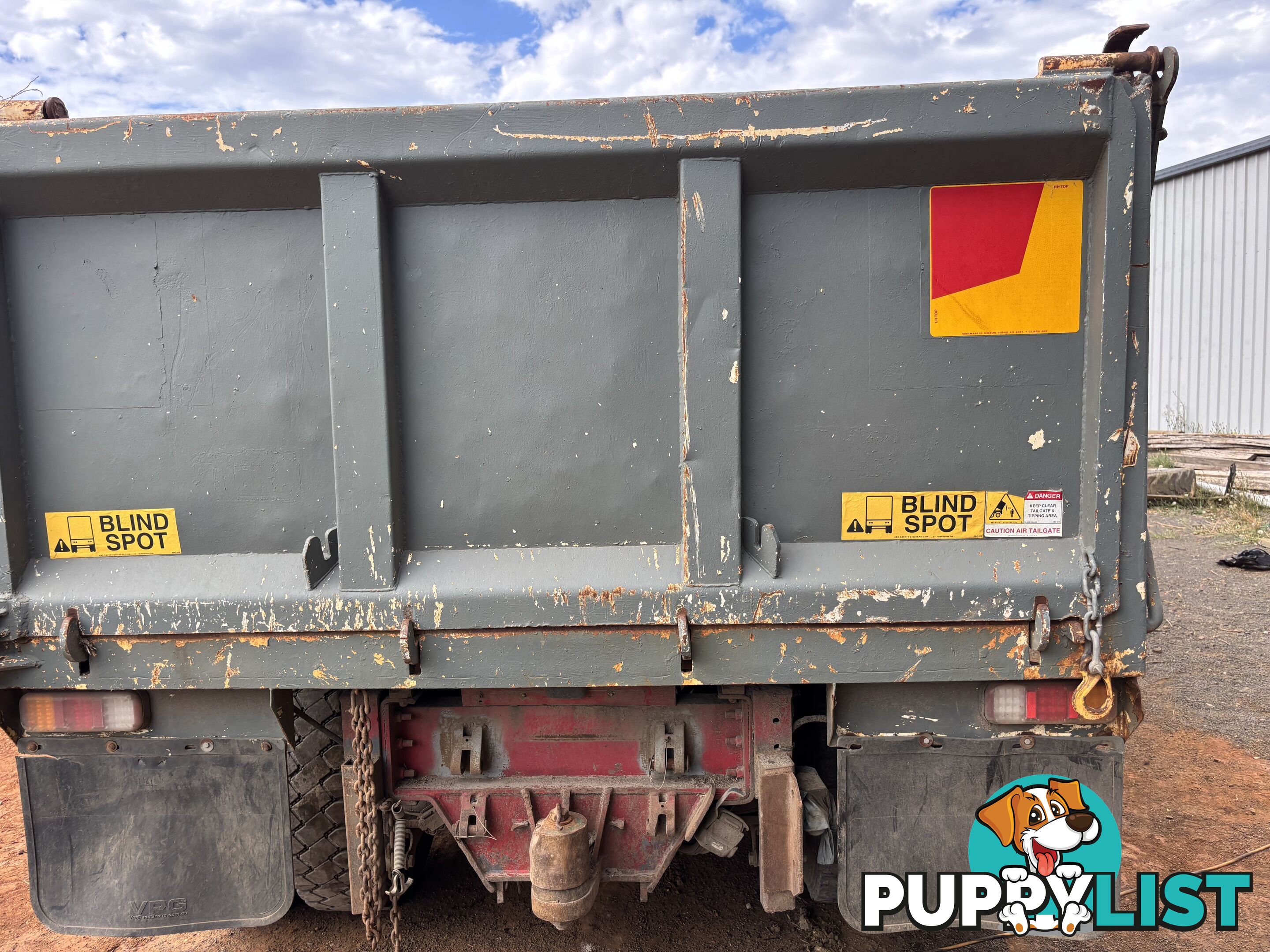 Truck tipper body