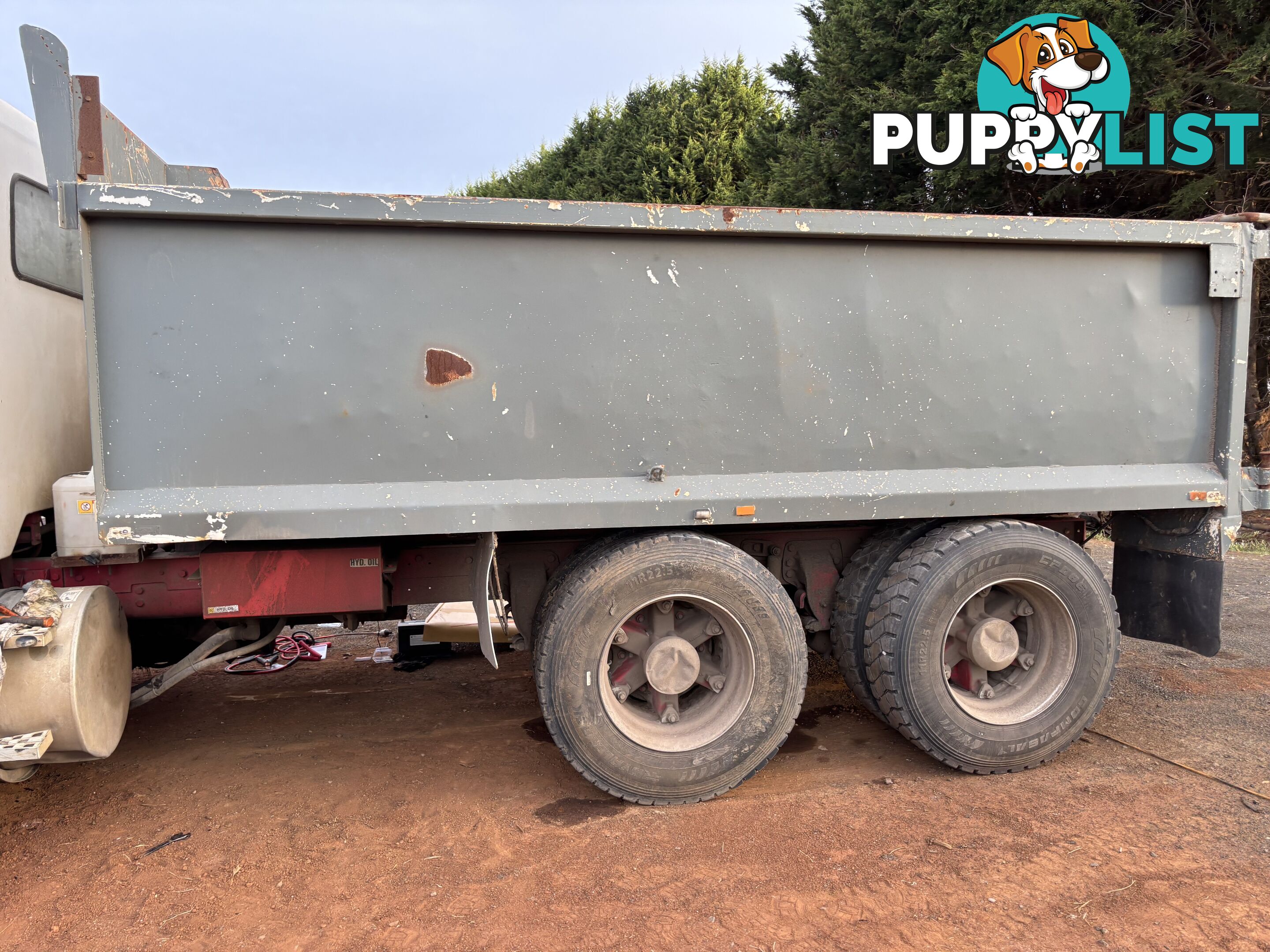 Truck tipper body