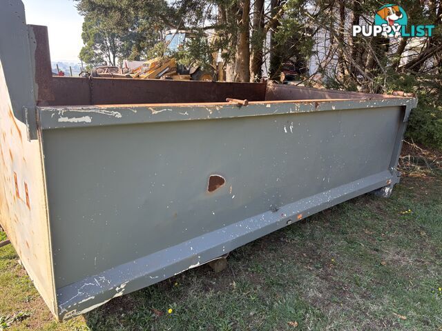Truck tipper body