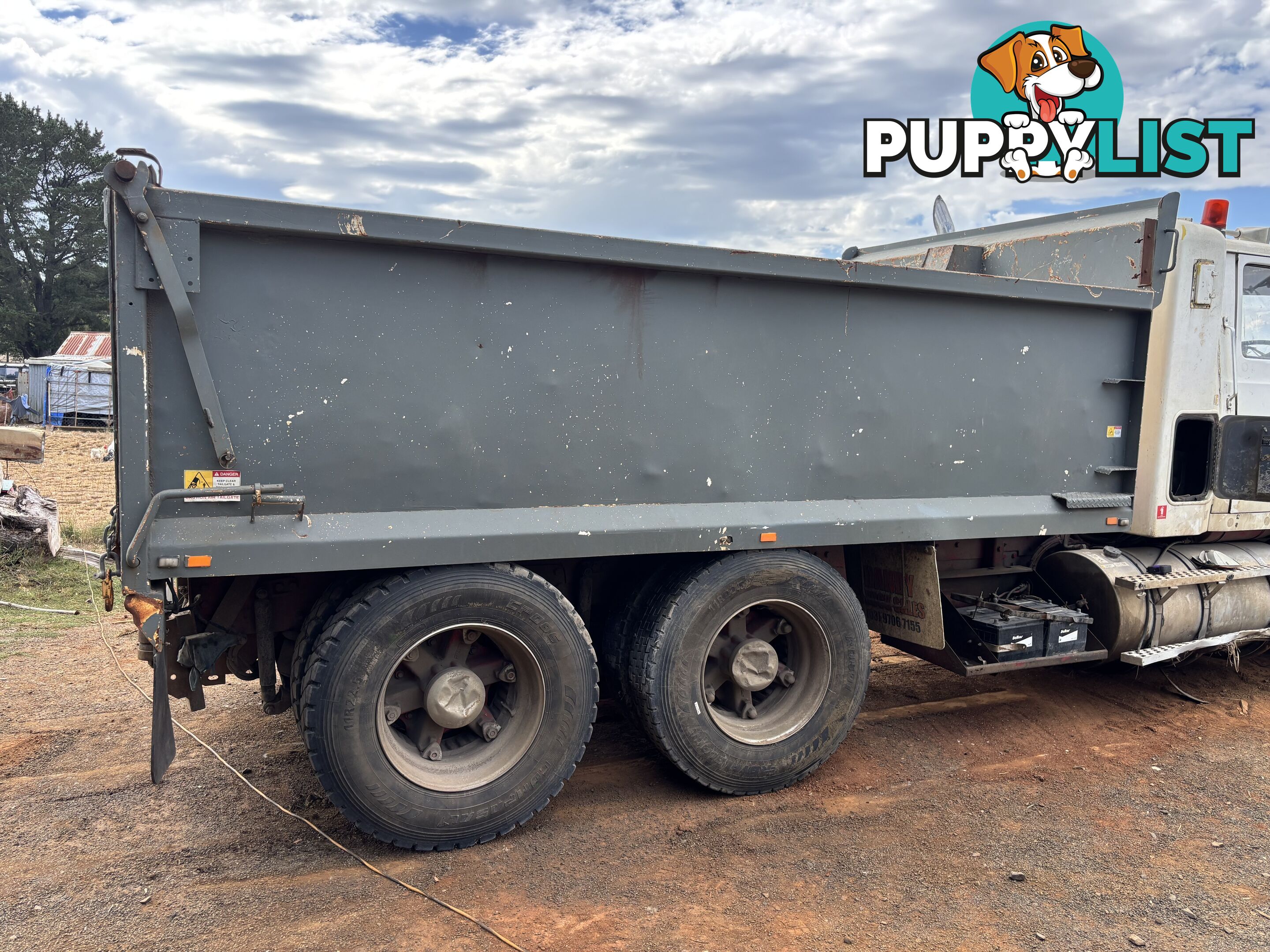 Truck tipper body
