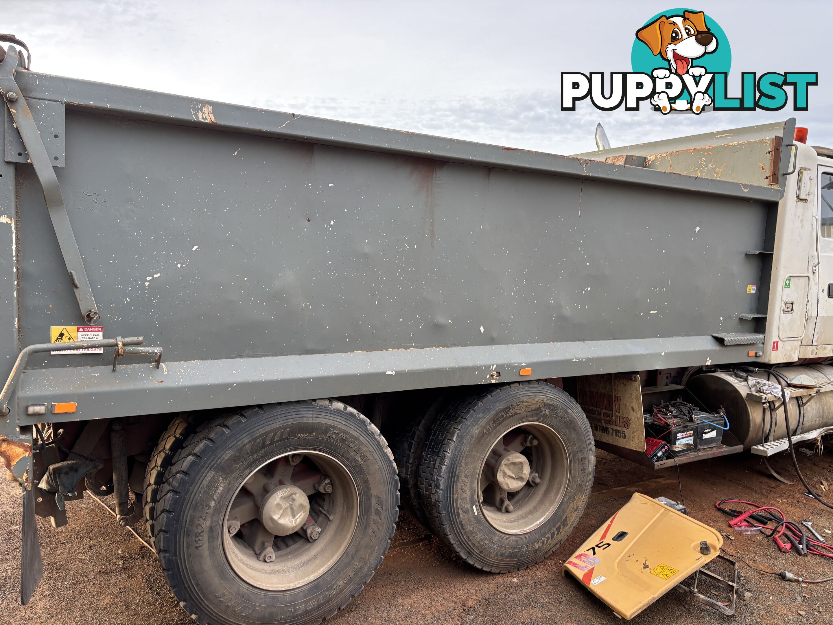 Truck tipper body