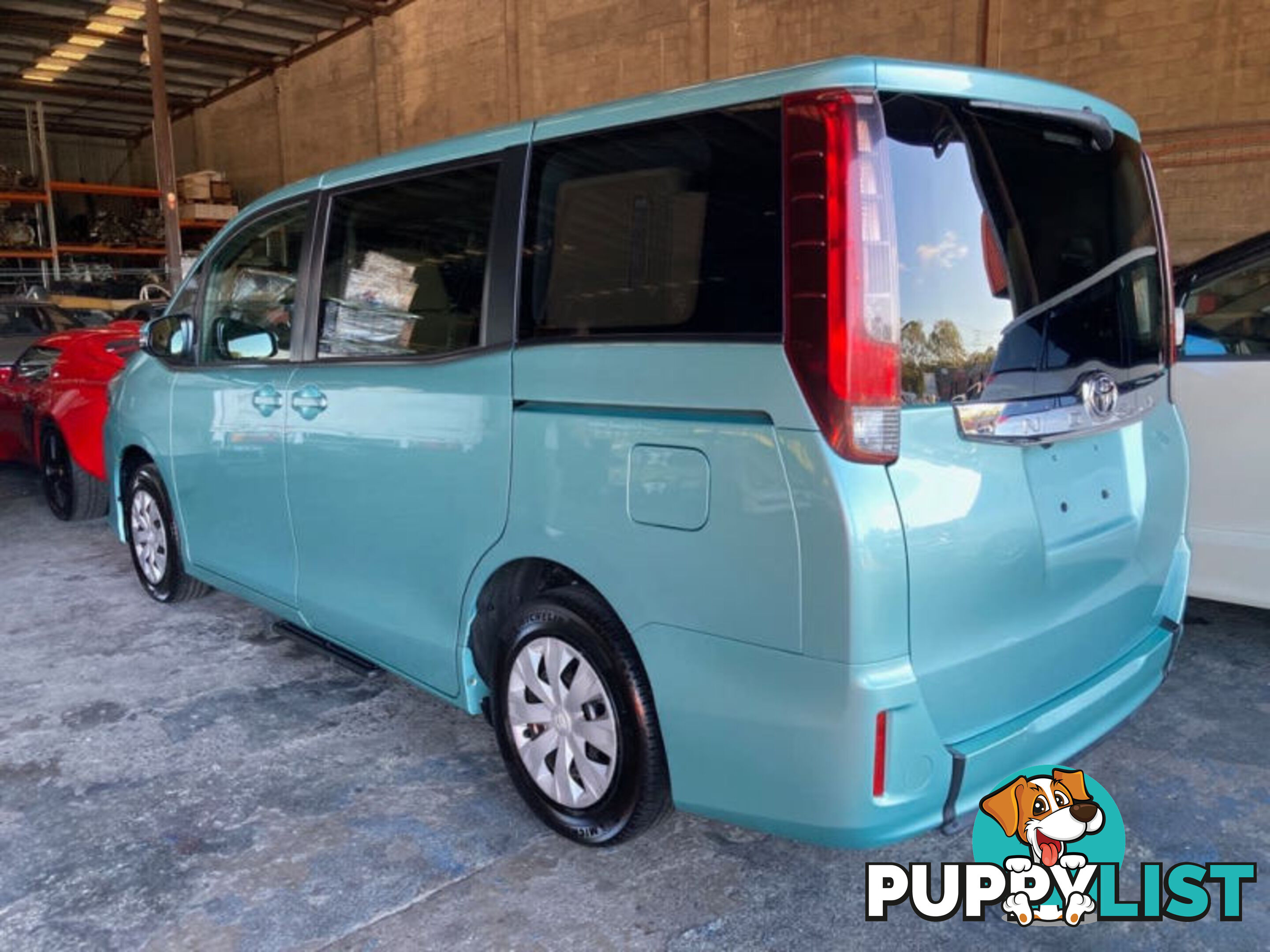 2016 Toyota Noah ZRR80 People Mover Automatic