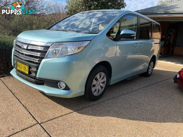 2016 Toyota Noah ZRR80 People Mover Automatic