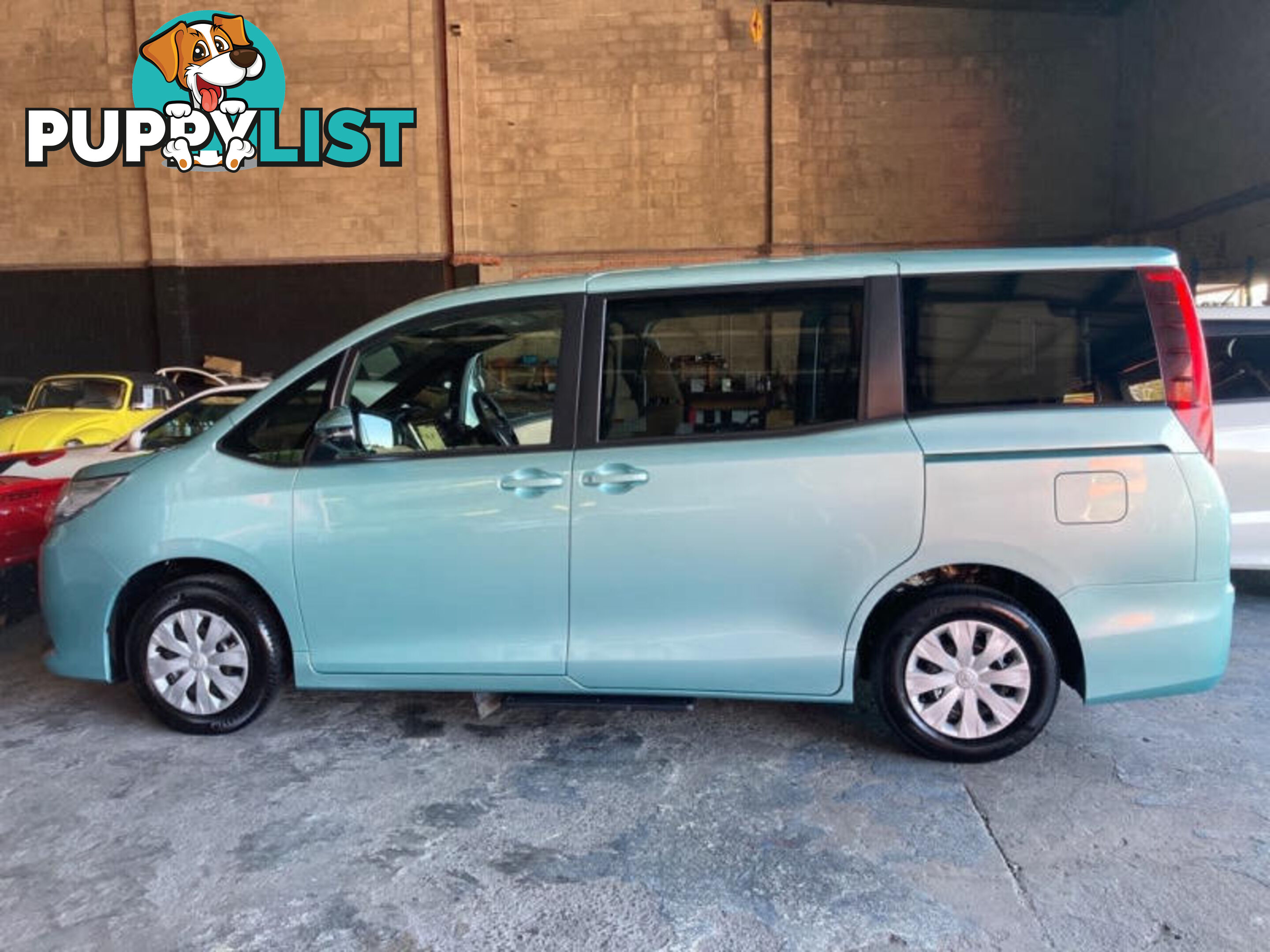 2016 Toyota Noah ZRR80 People Mover Automatic