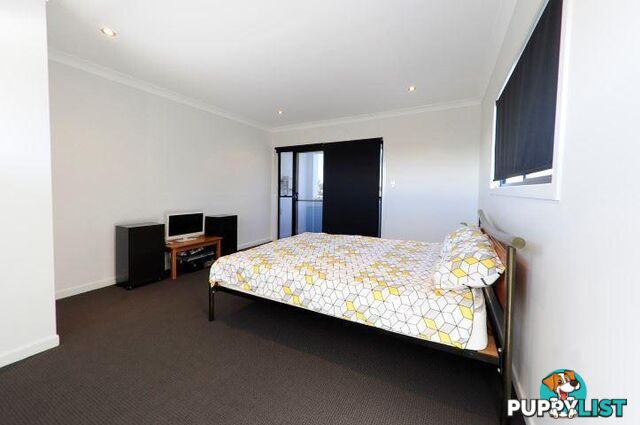 1/40 Bayview Street Runaway Bay QLD 4216