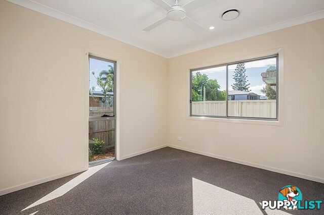 37 Parker Street Labrador QLD 4215