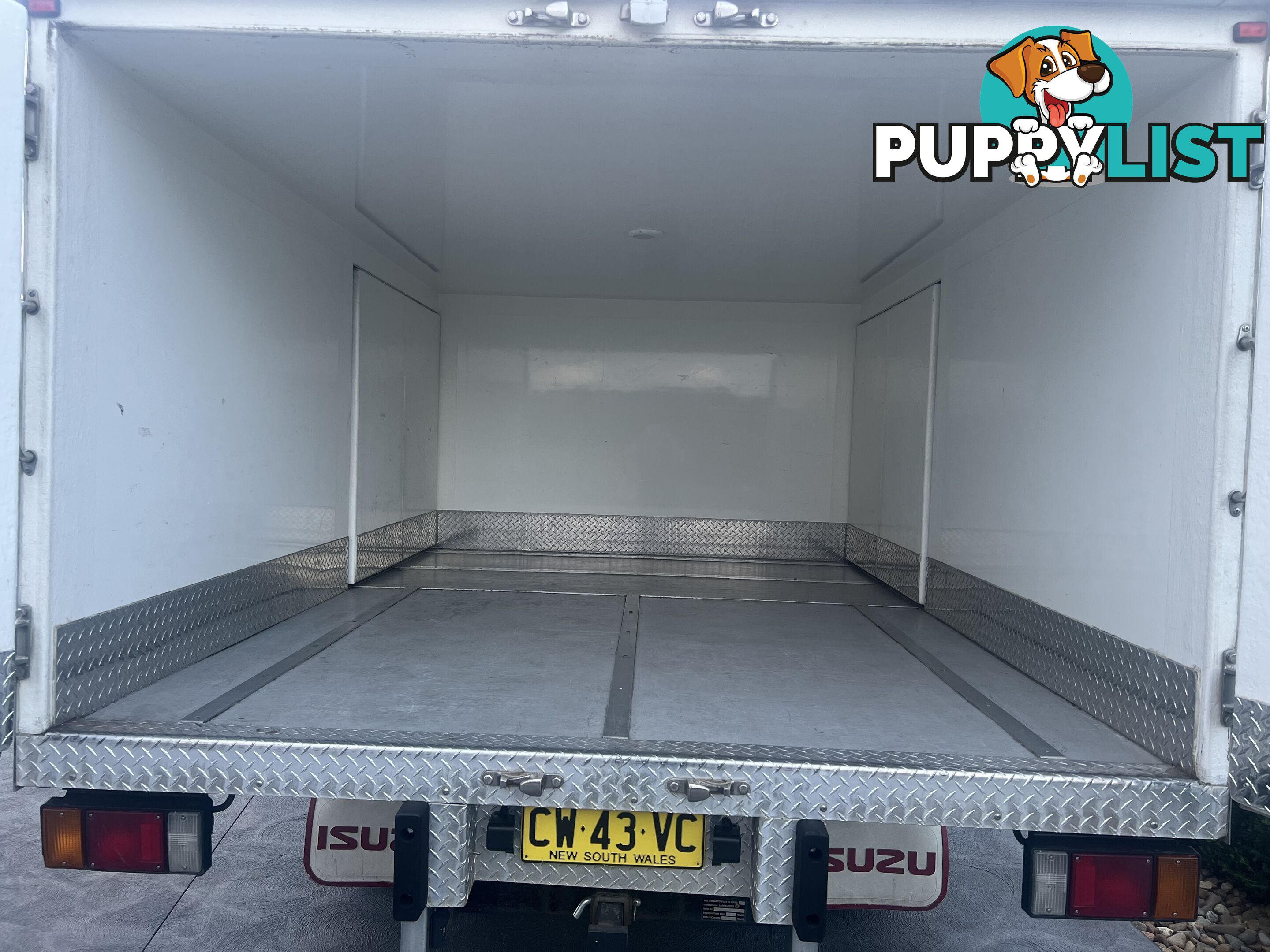Fully Serviced Isuzu NLR – Gel-Insulated &amp; Cool Room-Ready!