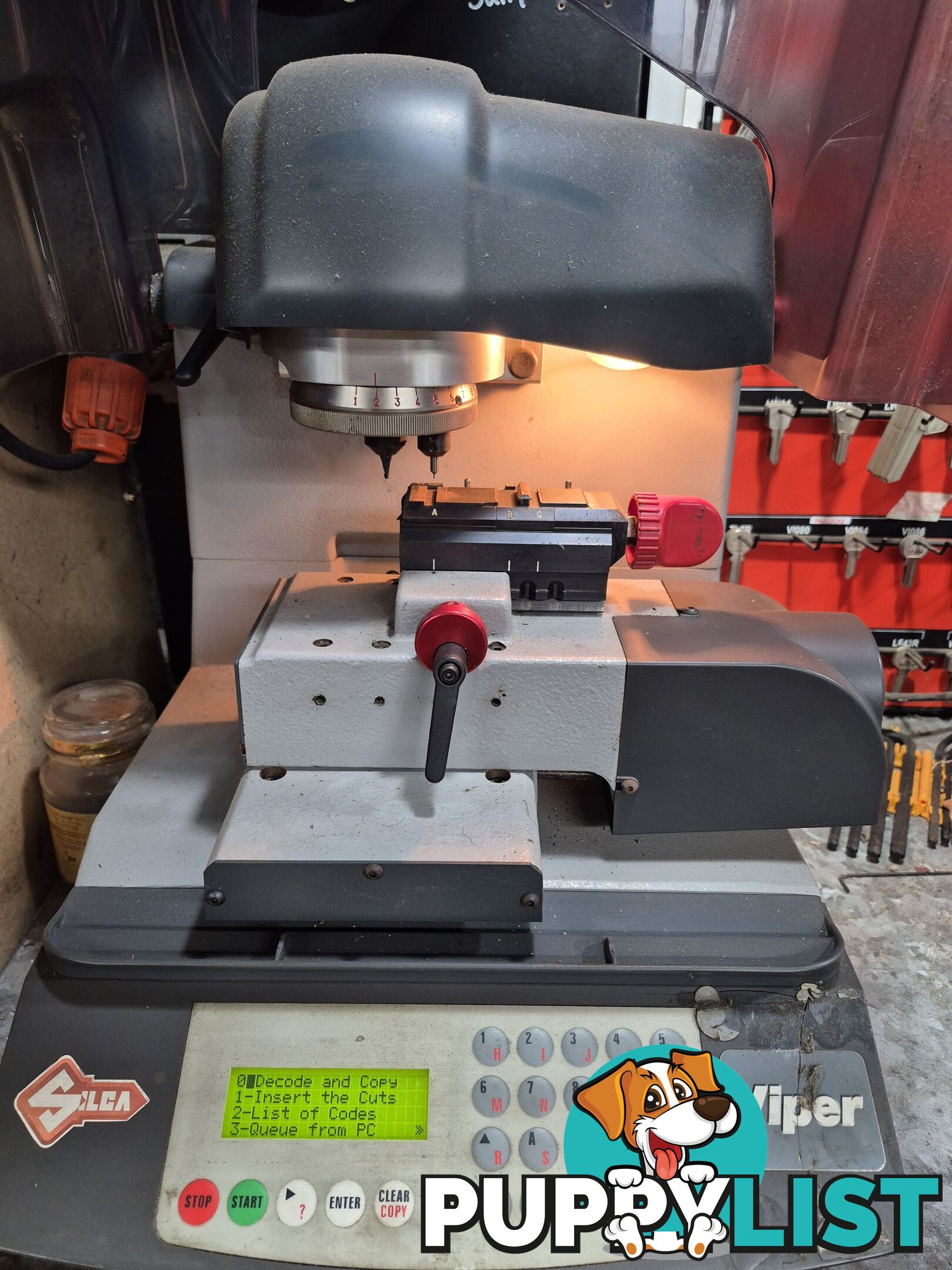 Silica viper key cutting machine