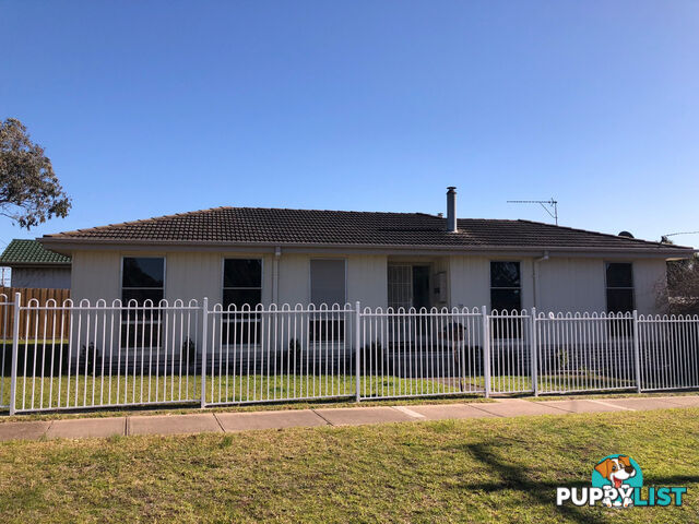 12 Munro Street MAFFRA VIC 3860