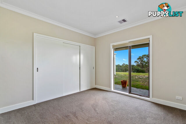 22 William Court LONGFORD VIC 3851