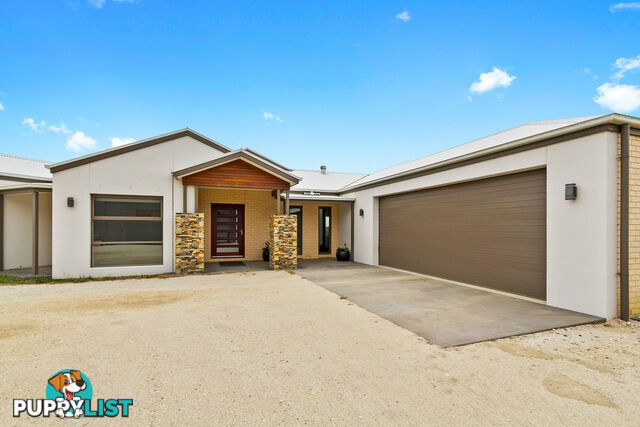 22 William Court LONGFORD VIC 3851