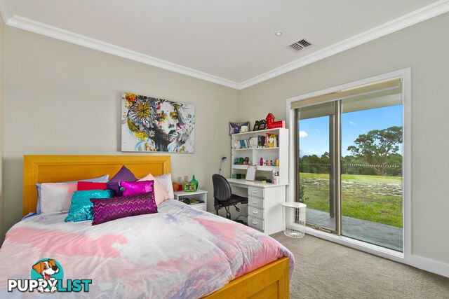 22 William Court LONGFORD VIC 3851