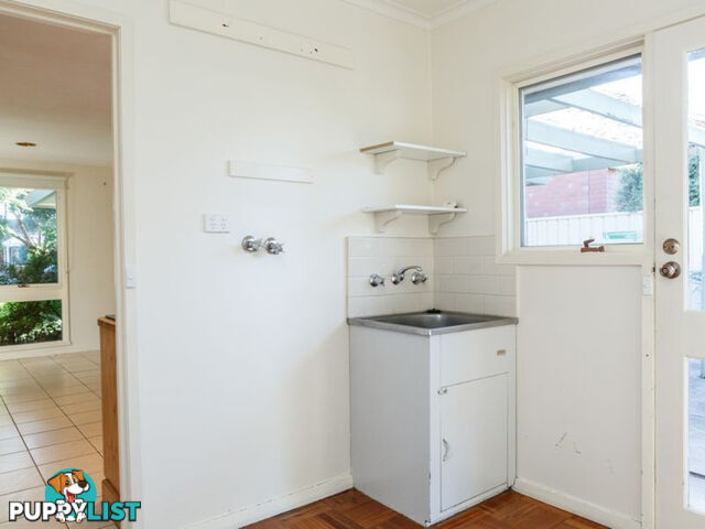 8 Julie Court SALE VIC 3850