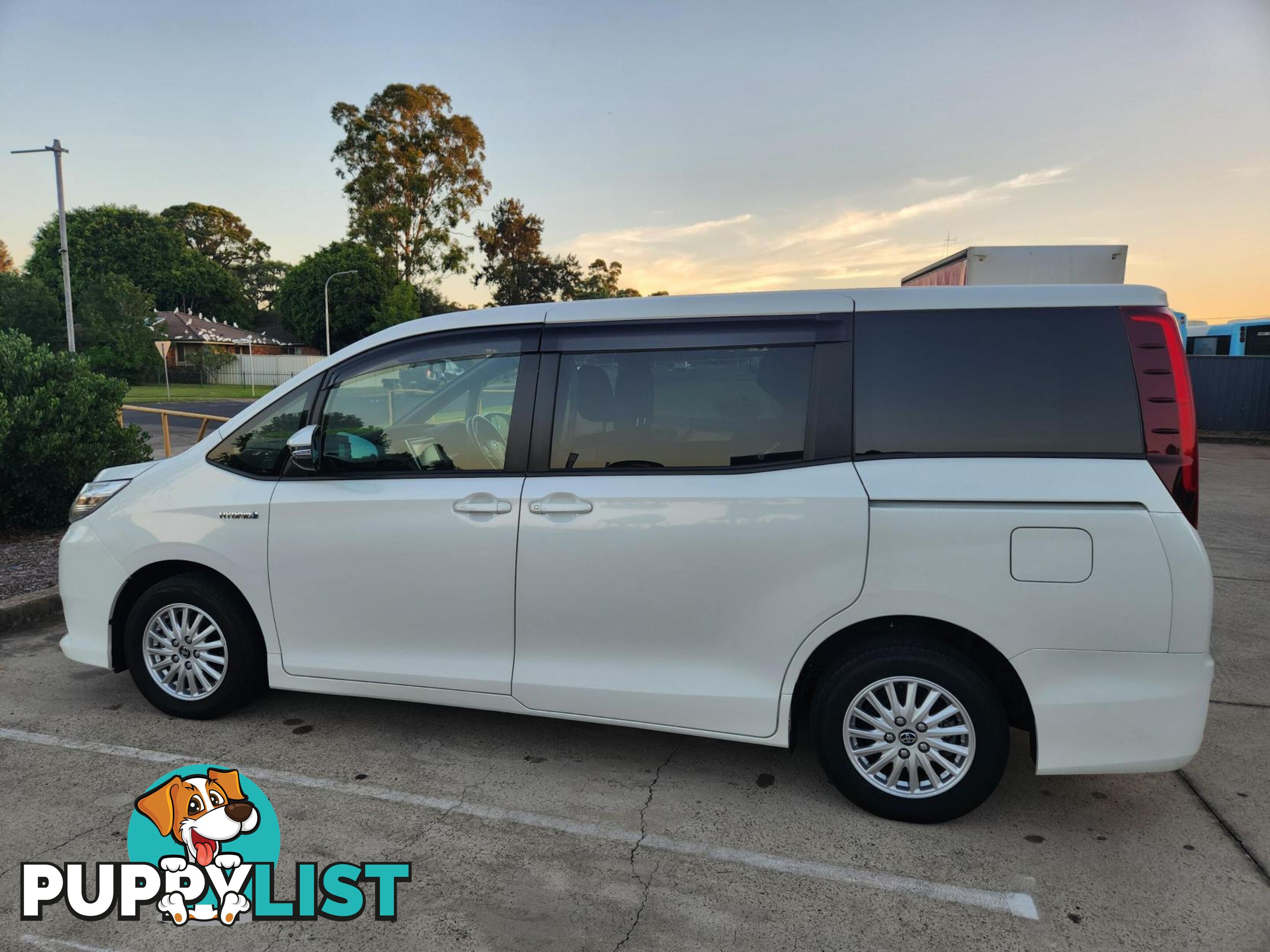 2015 Toyota Noah ZWR80 G Van Automatic