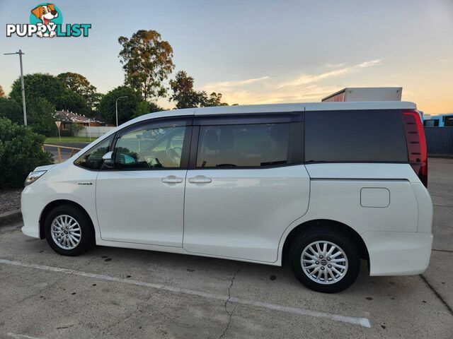 2015 Toyota Noah ZWR80 G Van Automatic