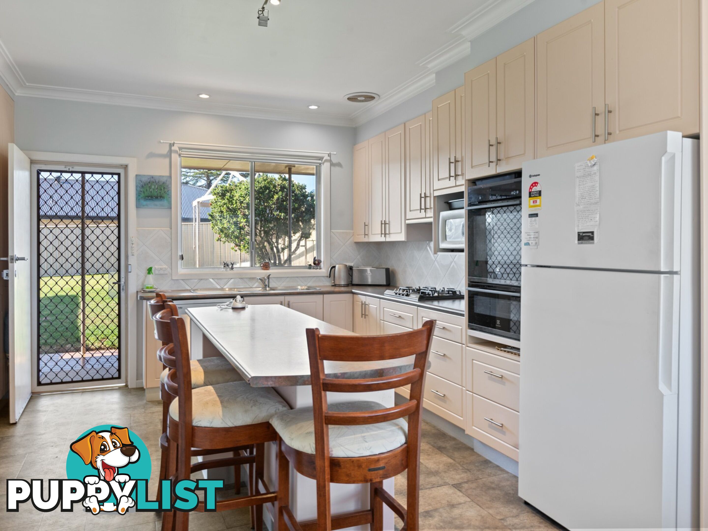 43 Fairview Street BEGA NSW 2550