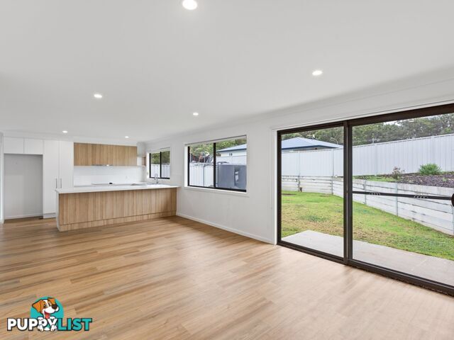 1/2 Kurrajong Crescent KALARU NSW 2550