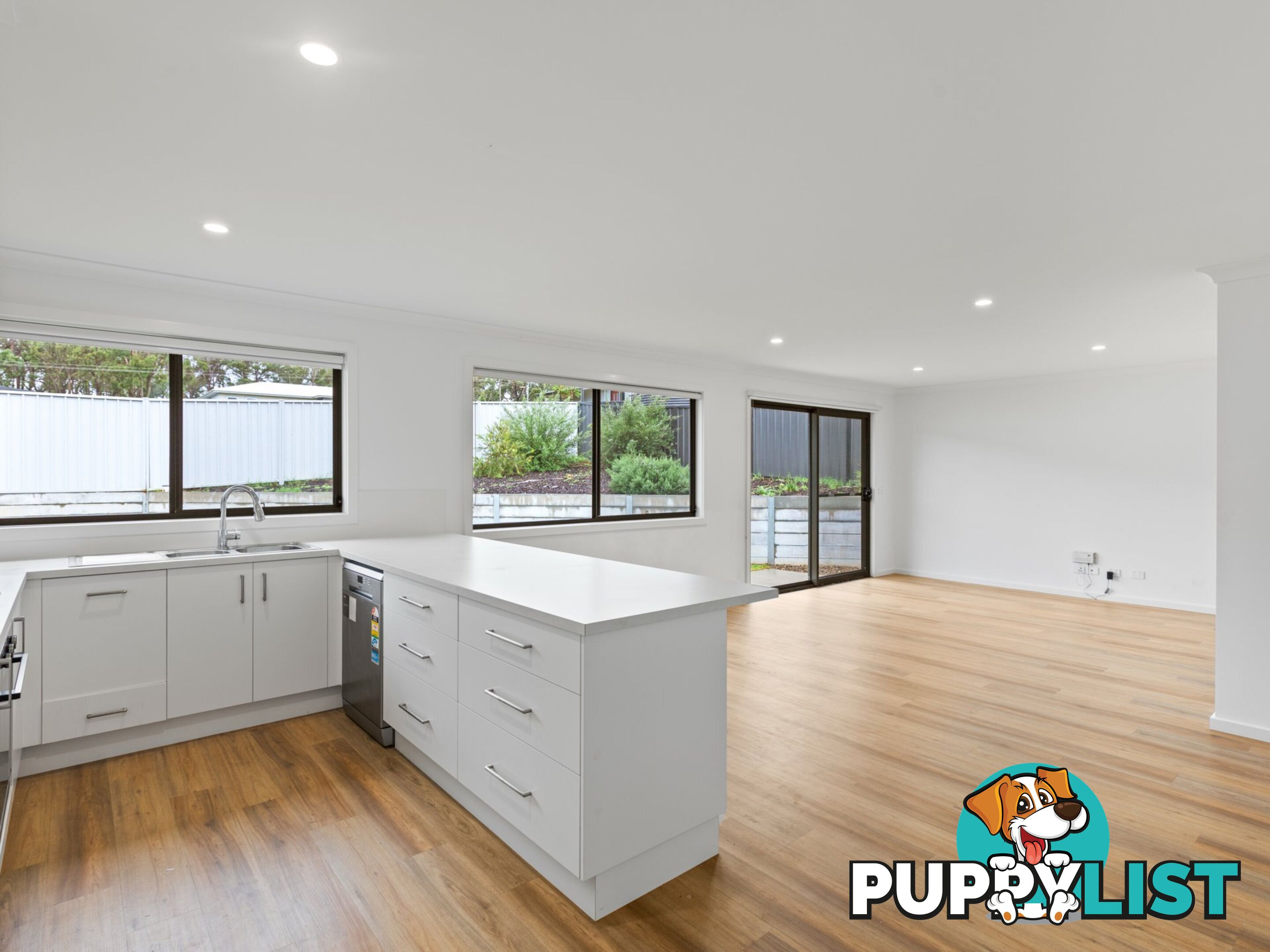 1/2 Kurrajong Crescent KALARU NSW 2550