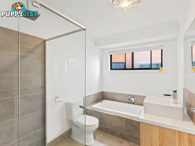 1/2 Kurrajong Crescent KALARU NSW 2550