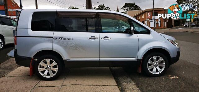 2009 MITSUBISHI DELICA D:5  -