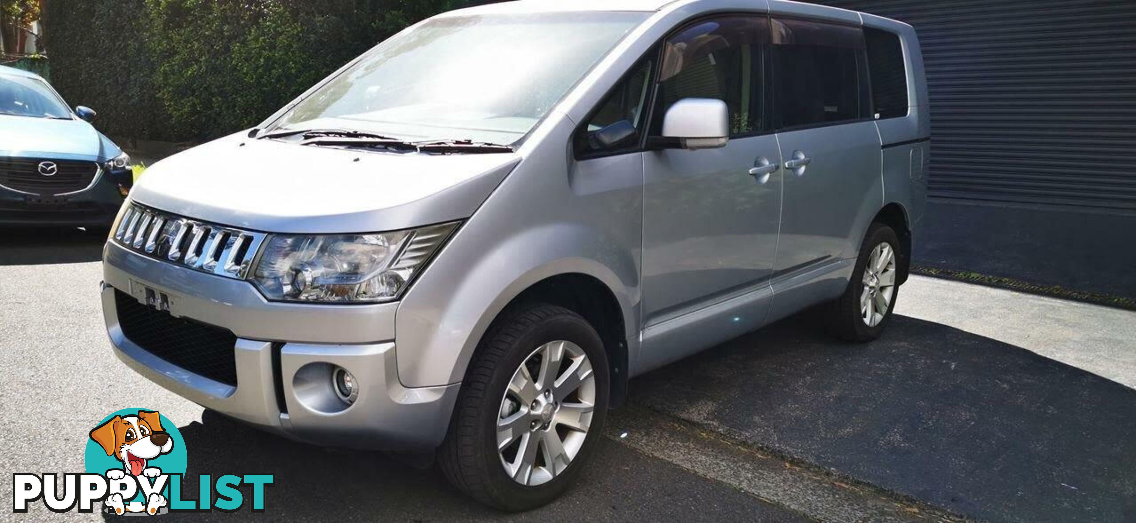 2011 MITSUBISHI DELICA D:5  -