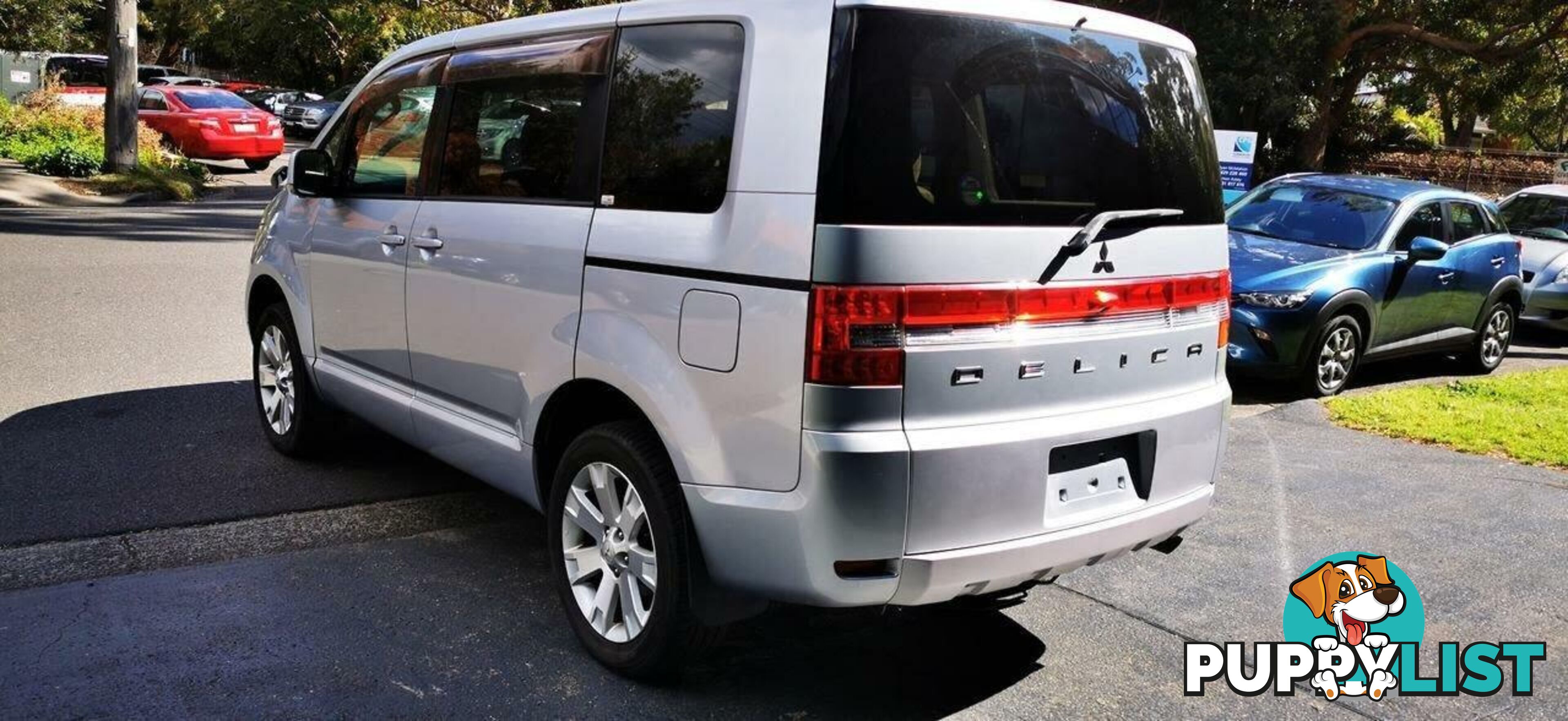 2011 MITSUBISHI DELICA D:5  -