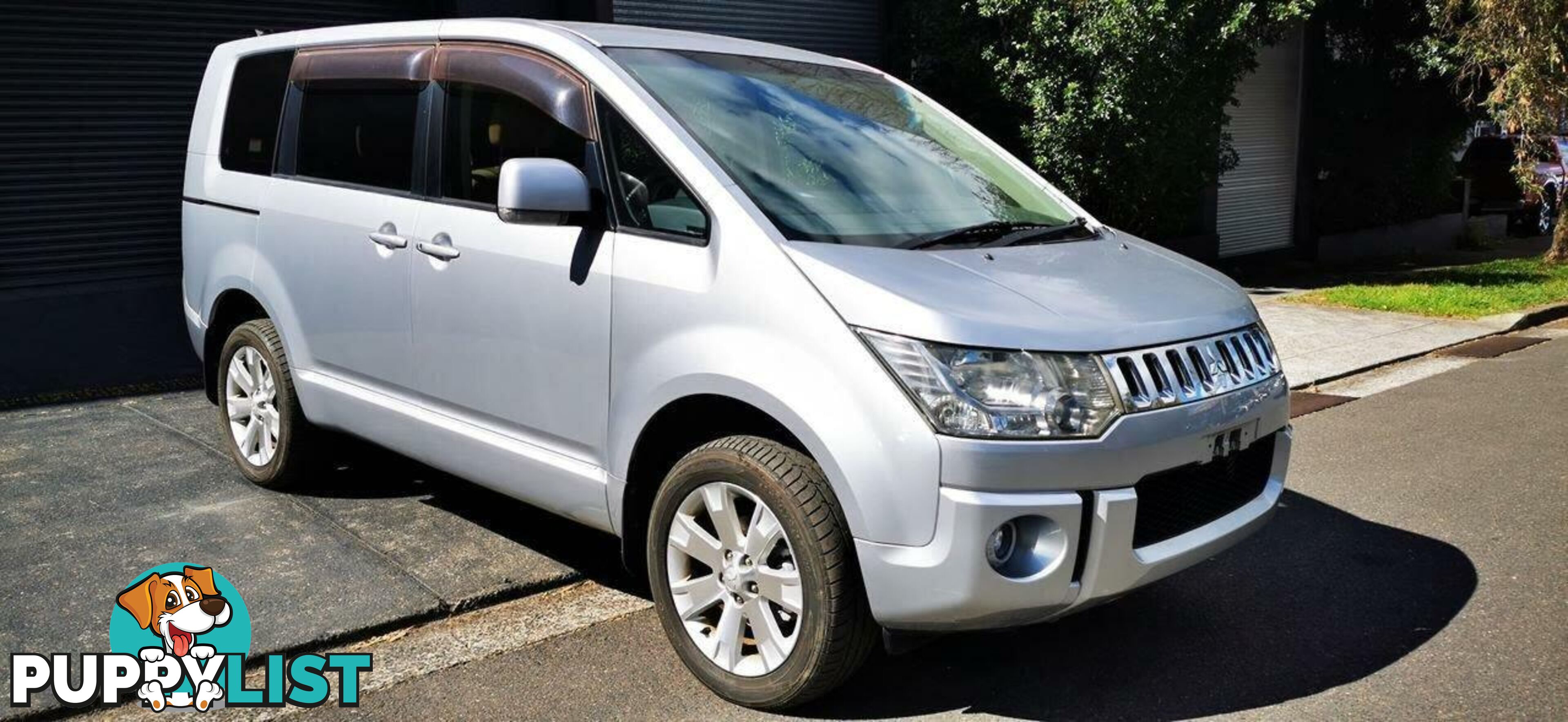 2011 MITSUBISHI DELICA D:5  -