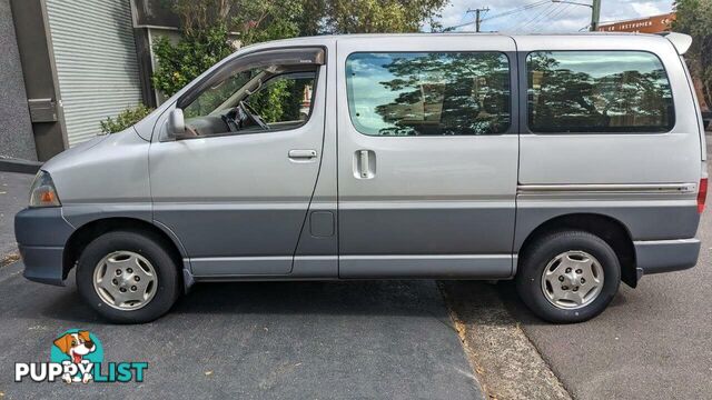 2001 TOYOTA GRANVIA (NO BADGE)  -