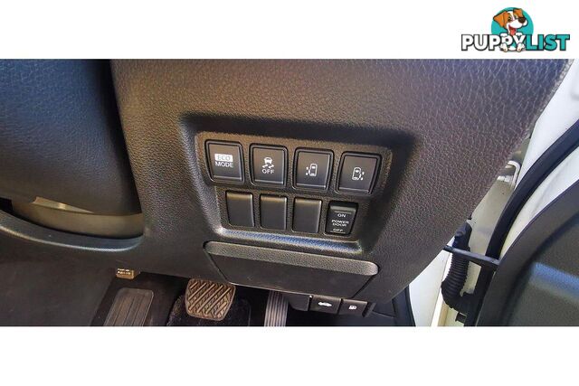 2010 NISSAN ELGRAND   OTHERCAR