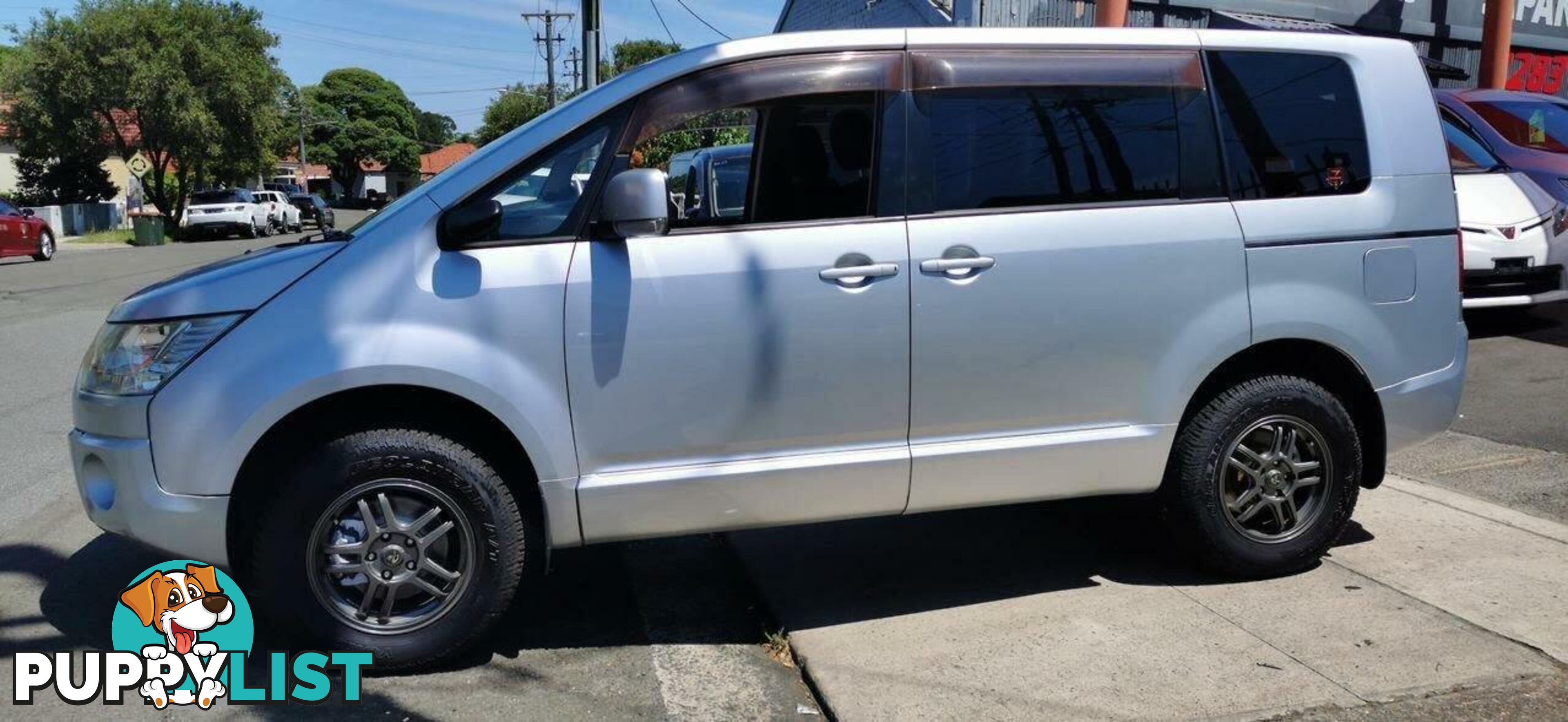 2010 MITSUBISHI DELICA D:5  COMMERCIAL