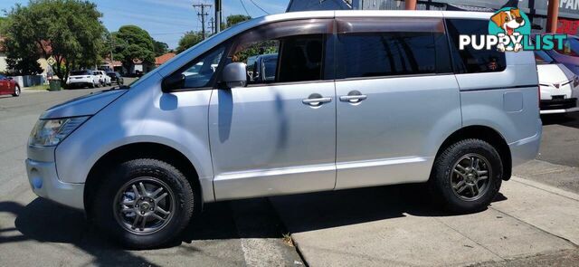 2010 MITSUBISHI DELICA D:5  COMMERCIAL