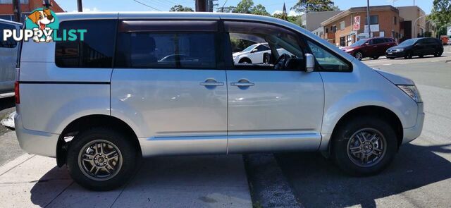 2010 MITSUBISHI DELICA D:5  COMMERCIAL