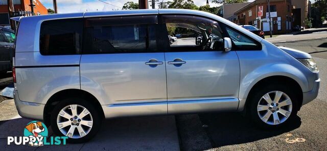 2010 MITSUBISHI DELICA D:5  COMMERCIAL