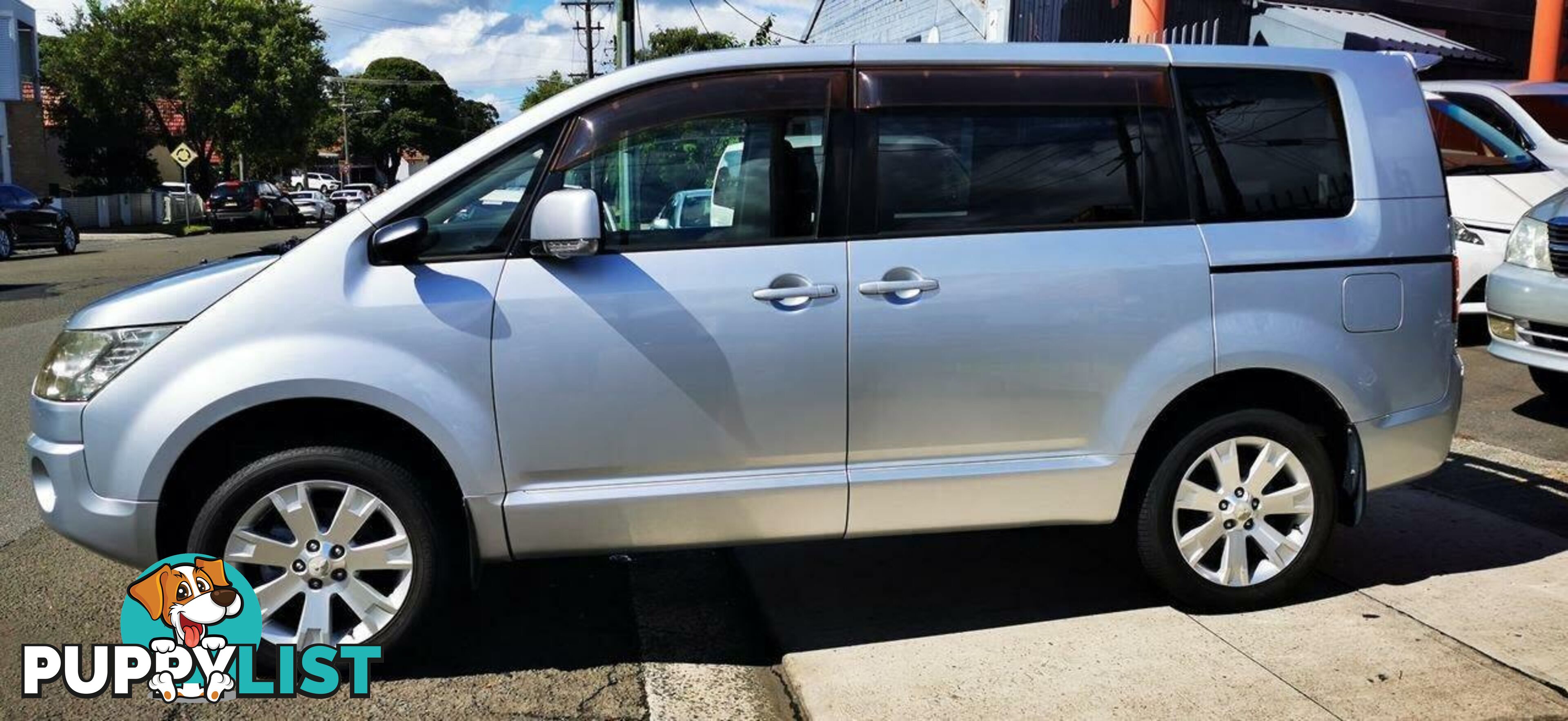2010 MITSUBISHI DELICA D:5  COMMERCIAL