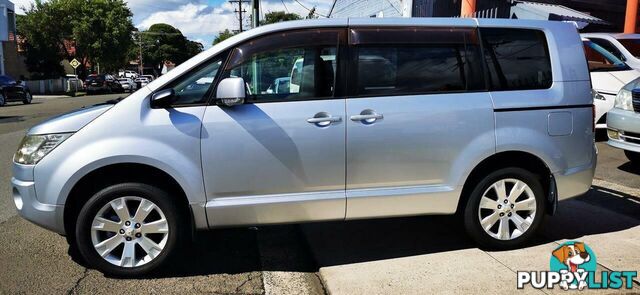 2010 MITSUBISHI DELICA D:5  COMMERCIAL