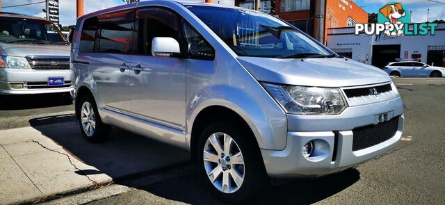 2010 MITSUBISHI DELICA D:5  COMMERCIAL