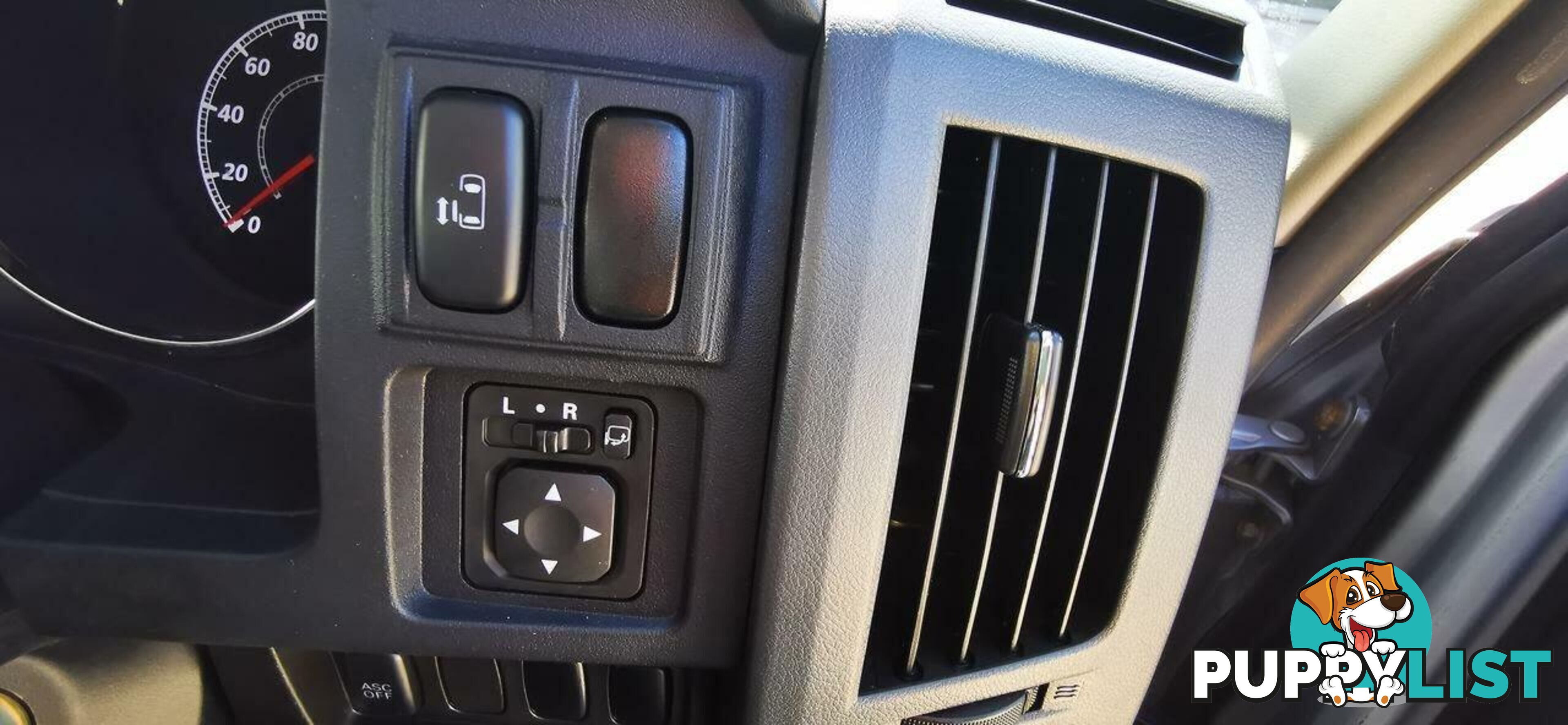 2010 MITSUBISHI DELICA D:5  COMMERCIAL