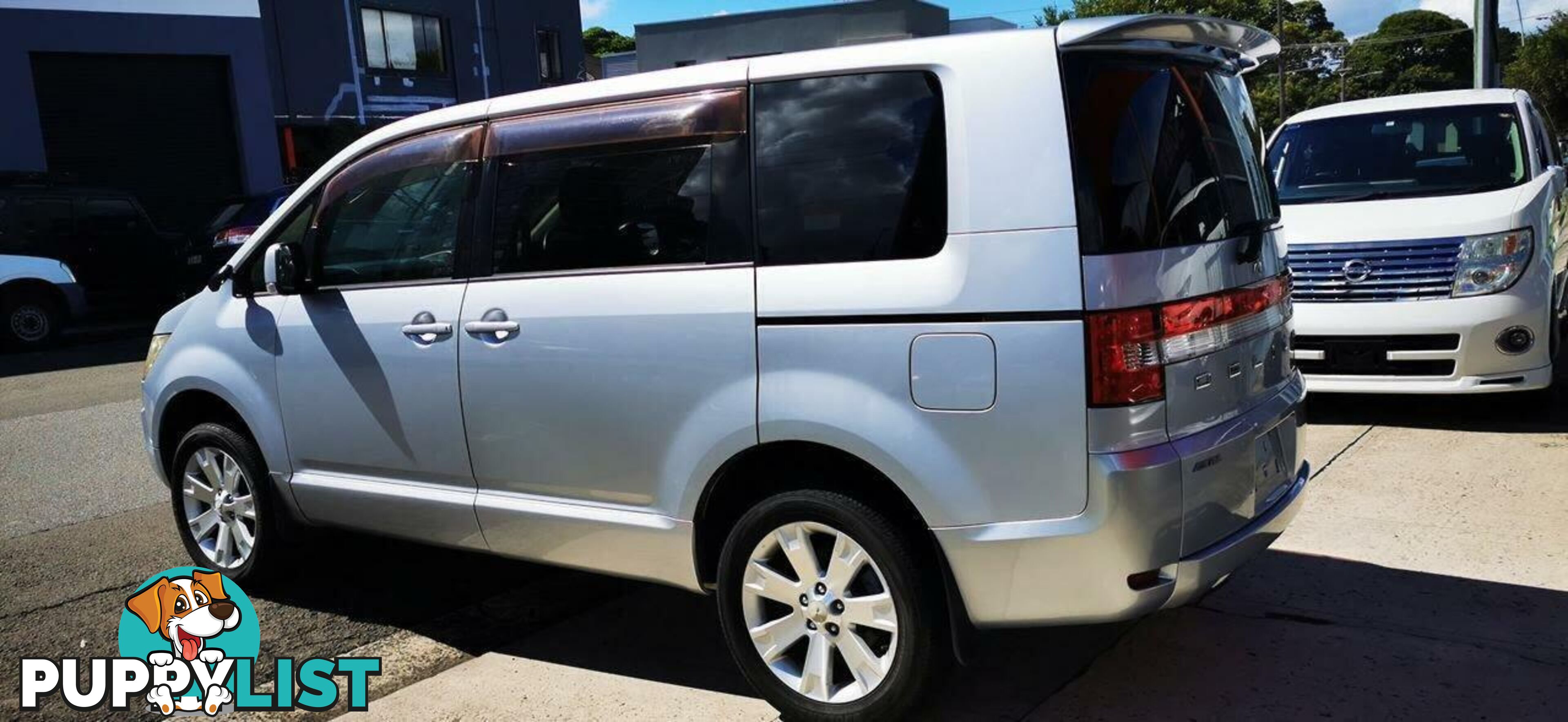 2010 MITSUBISHI DELICA D:5  COMMERCIAL