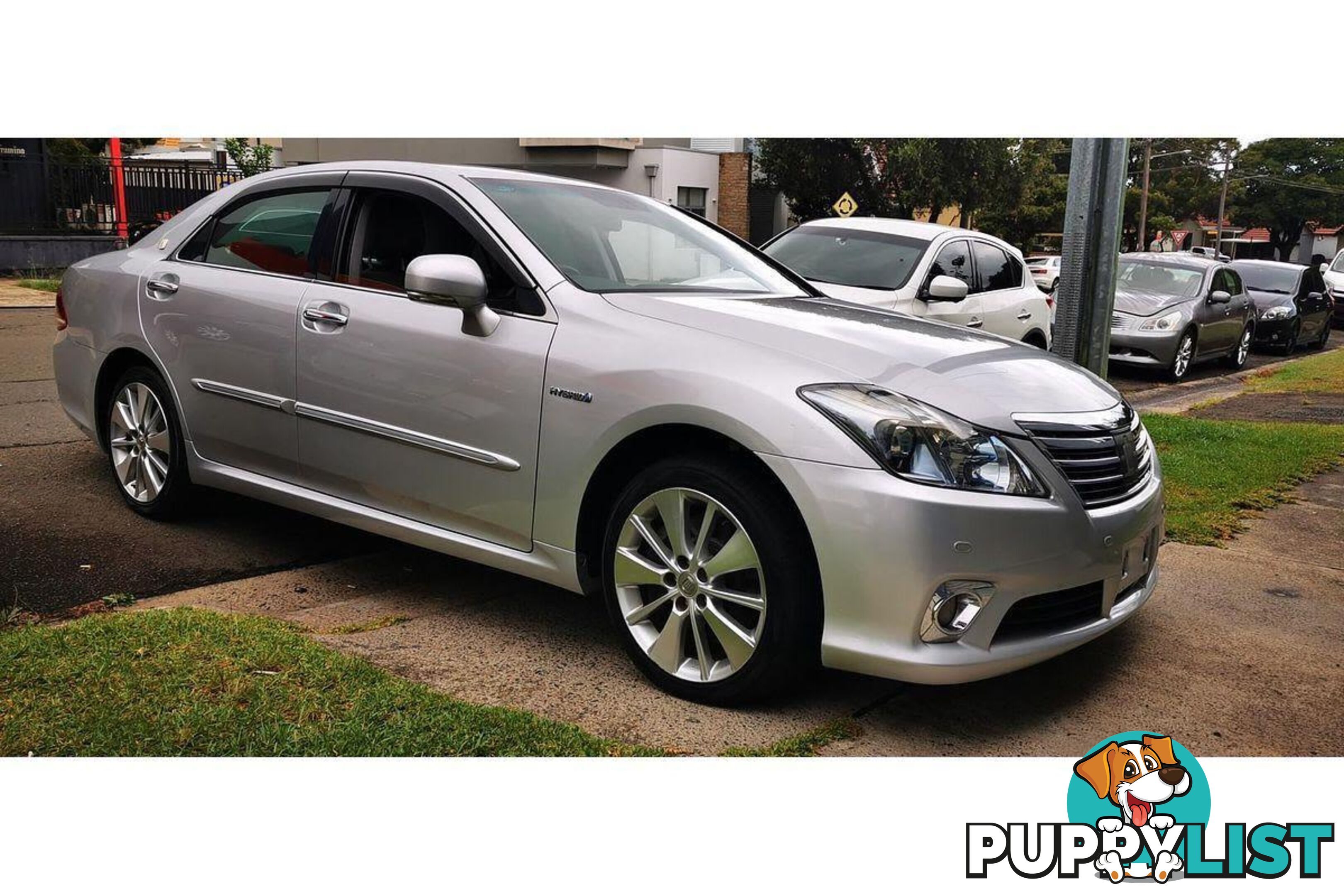 2010 TOYOTA CROWN   SEDAN