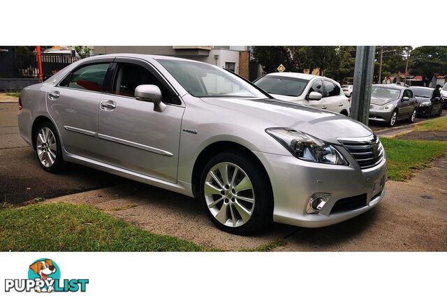 2010 TOYOTA CROWN   SEDAN