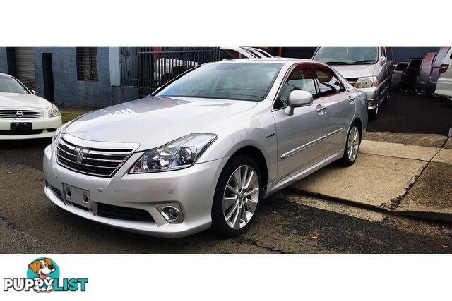 2010 TOYOTA CROWN   SEDAN