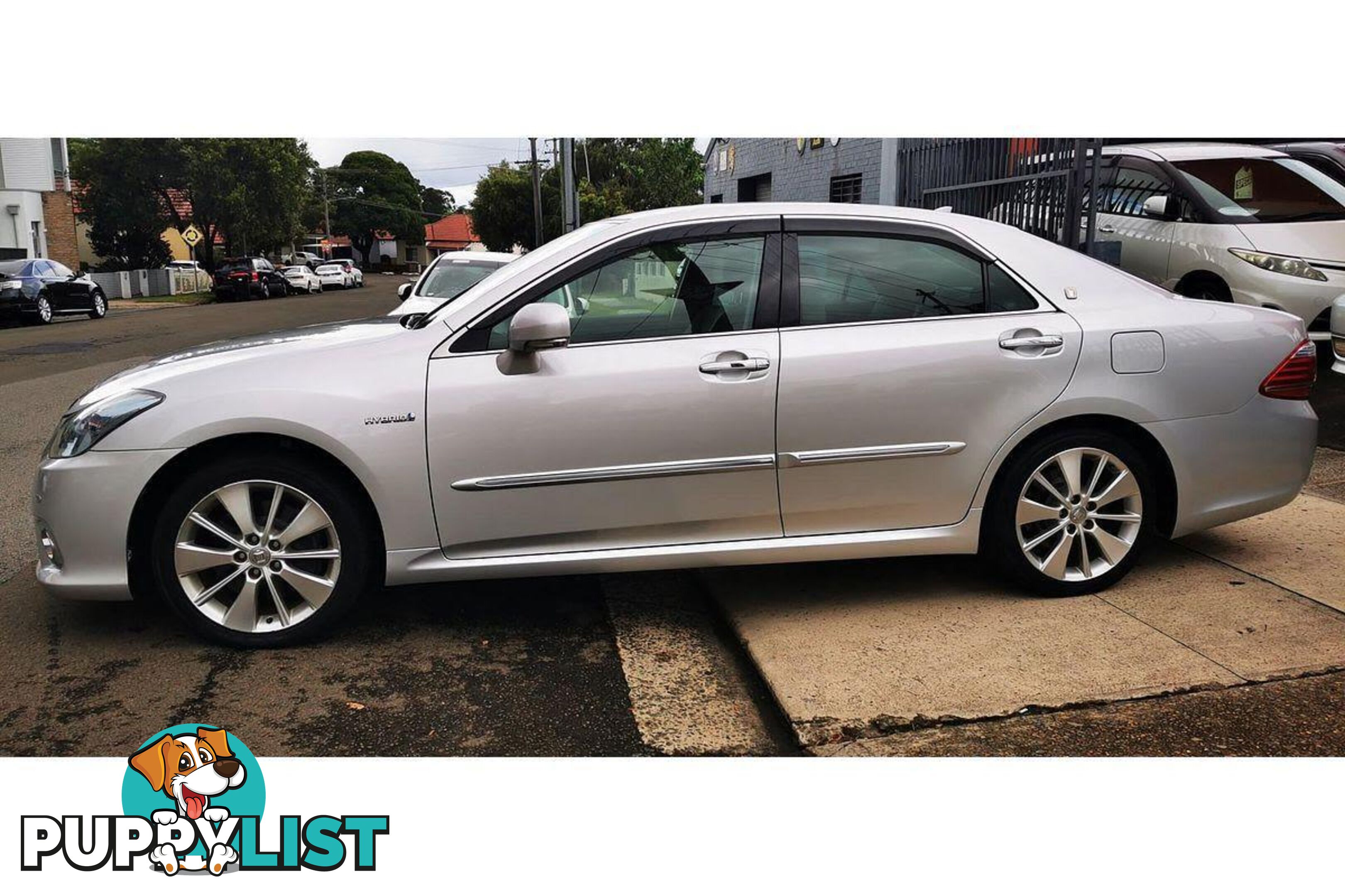 2010 TOYOTA CROWN   SEDAN