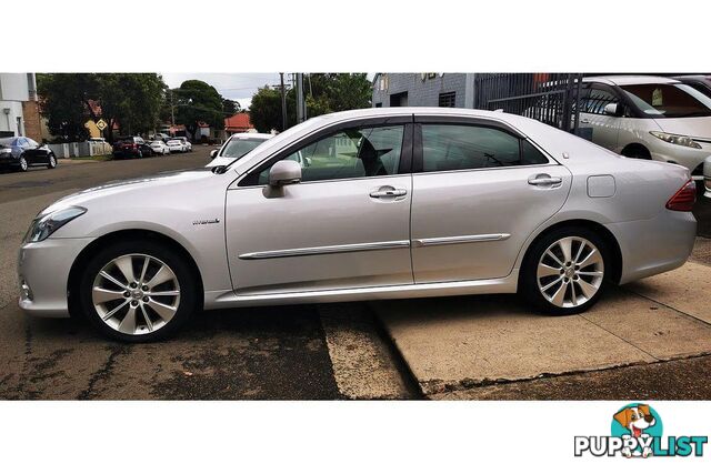 2010 TOYOTA CROWN   SEDAN
