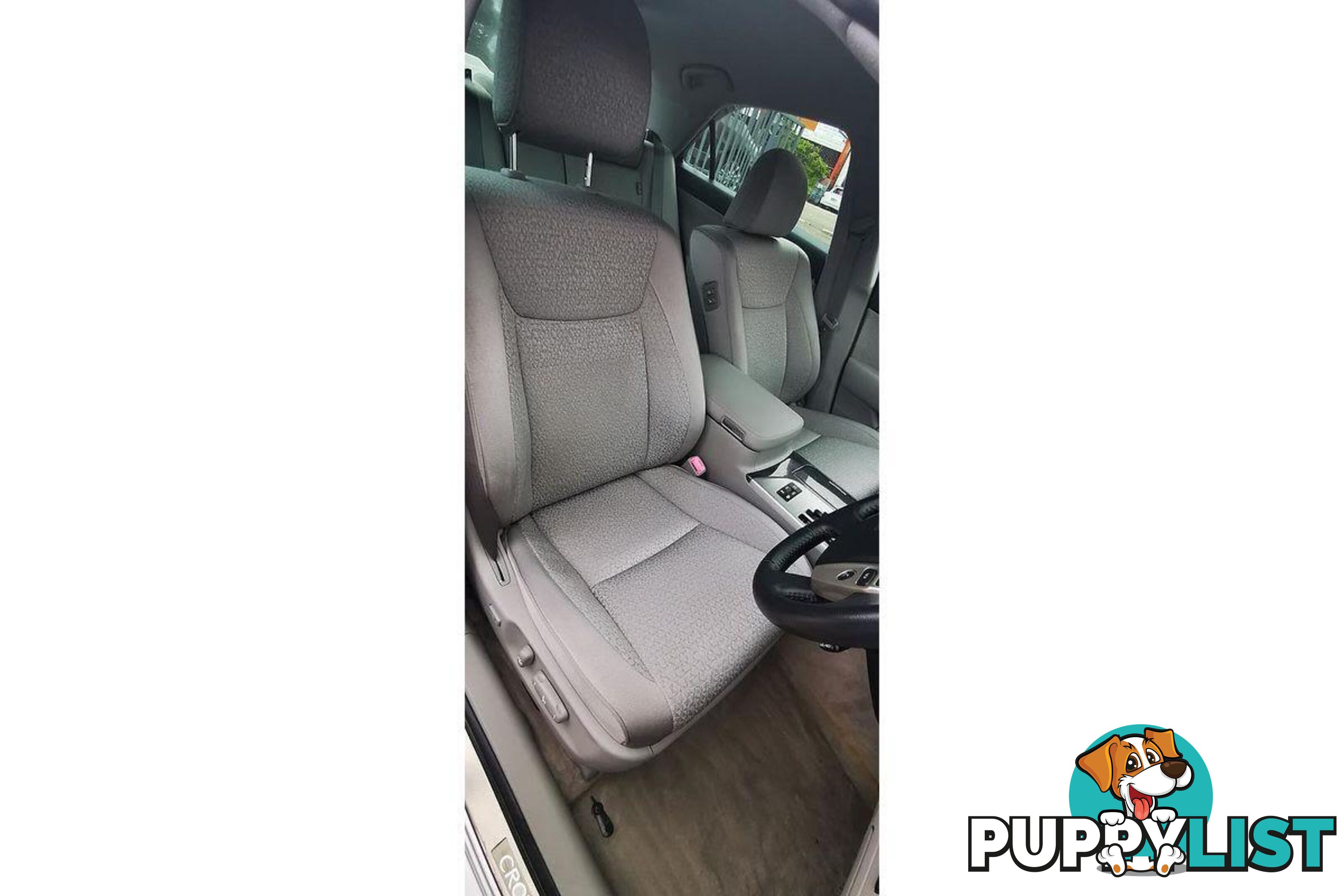 2010 TOYOTA CROWN   SEDAN